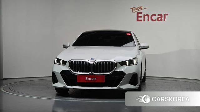 BMW 5 Series (G60) id 4381412 из Кореи 23