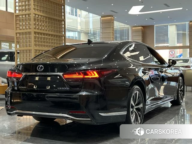 Lexus LS id 4262149 из Китая 10