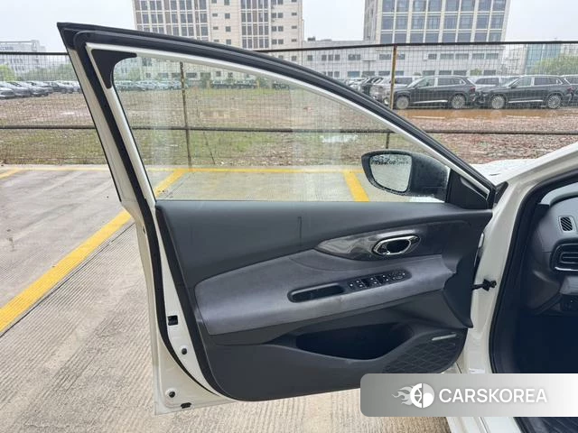 GAC Trumpchi Shadow Leopard id 3857812 из Китая 9