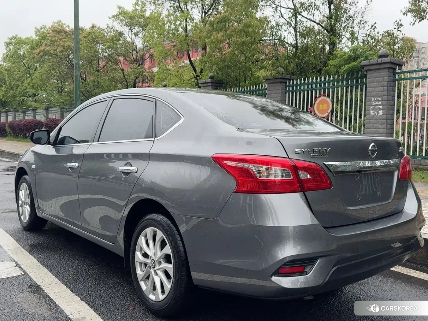 Nissan Sylphy 2023 Silver/gray из Китая, фото 3