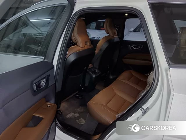 Volvo XC60 2025 Белый из Китая, фото 3