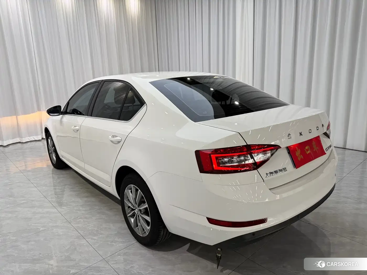 Skoda Octavia 2022 Белый из Китая, фото 5