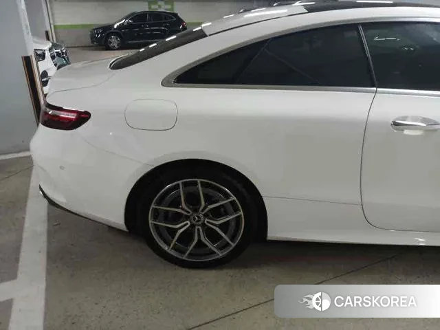 Mercedes-Benz E-Class W213 2022 Белый из Кореи, фото 3