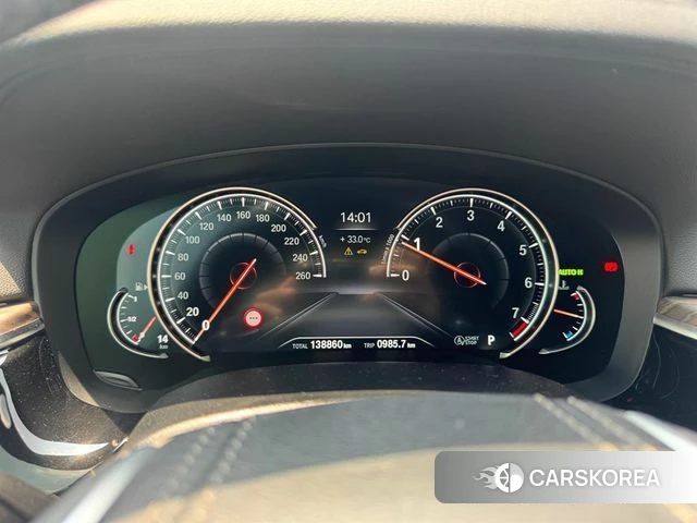 BMW 5 Series (G30) 2018 Белый из Кореи, фото 5
