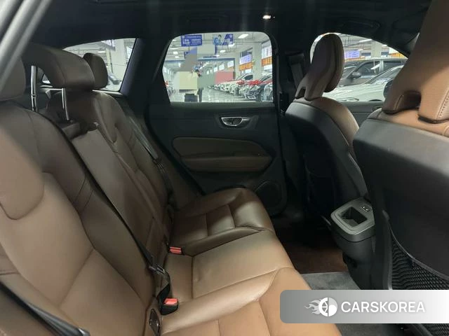 Volvo XC60 2022 Темно-серый из Китая, фото 3