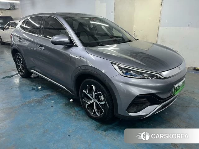 BYD Yuan PLUS 2023 Серебристо-серый из Китая, фото 3