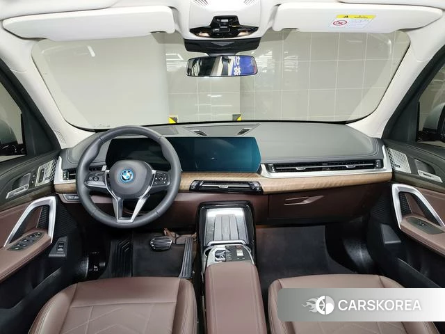 BMW iX1 2024 Темно-серый из Китая, фото 6