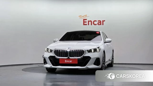 BMW 5 Series (G60) id 3831732 из Кореи 13