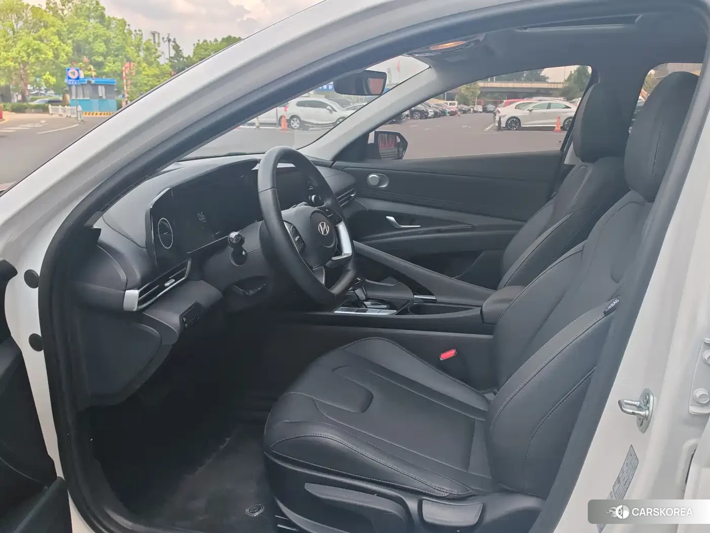 Hyundai Elantra 2024 Белый из Китая, фото 3