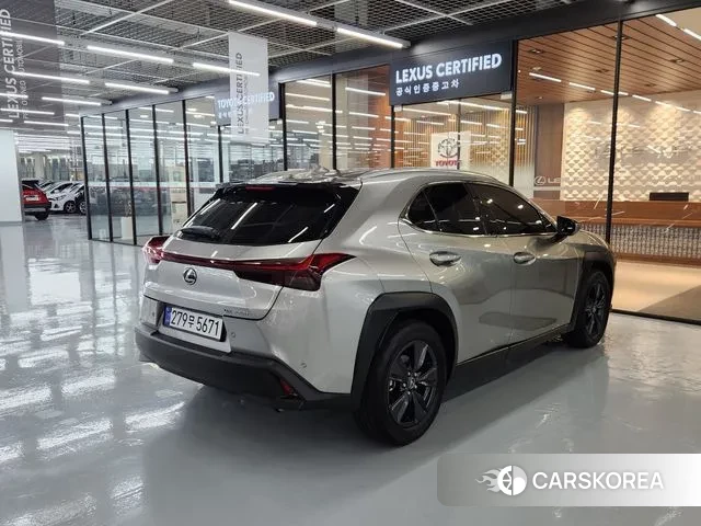 Lexus UX300h id 3310089 из Кореи 12