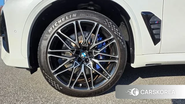 BMW X5M (G05) 2025 Белый из Кореи, фото 3