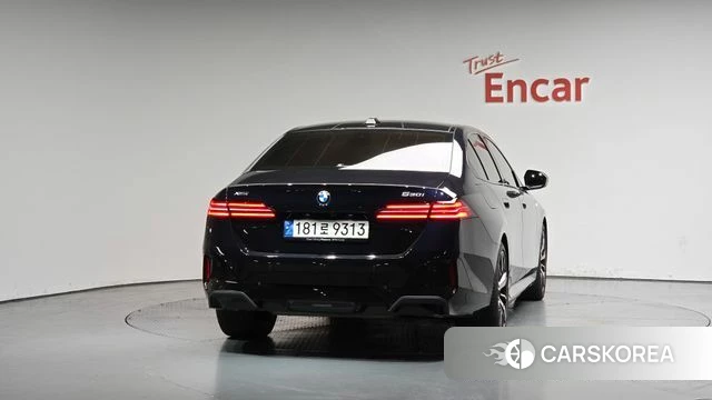 BMW 5 Series (G60) id 4248821 из Кореи 23