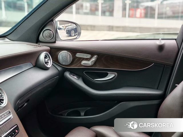Mercedes-Benz GLC 2021 Белый из Китая, фото 5