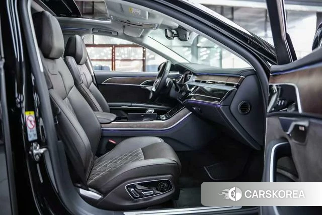 Audi A8 2021 Черный из Китая, фото 5