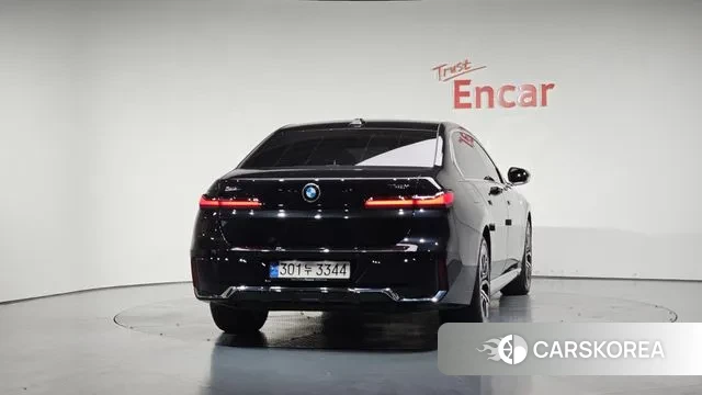 BMW 7 Series (G70) id 3347609 из Кореи 13