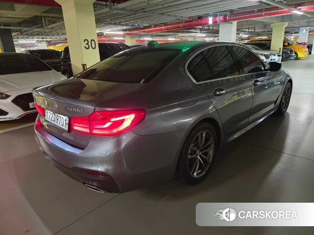 BMW 5 Series (G30) 2018 Серебристо-серый из Кореи, фото 3