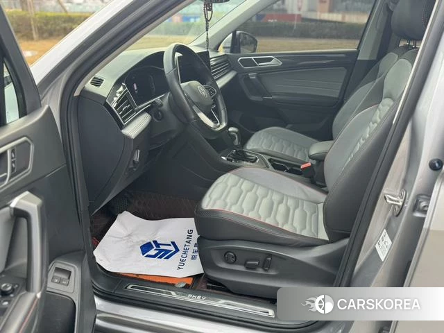 Volkswagen Tiguan L PHEV 2021 Серебристо-серый из Китая, фото 5