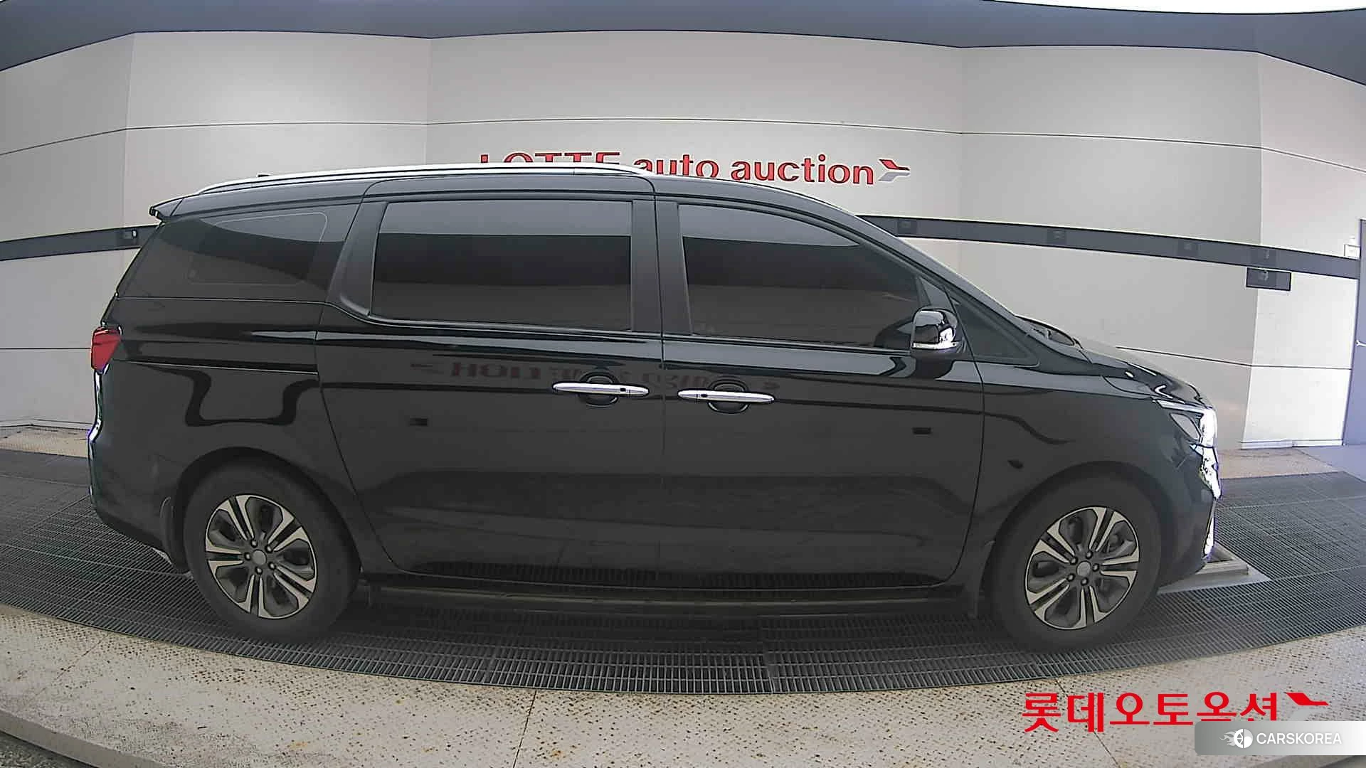 Kia Carnival id 4679358 из Кореи 23
