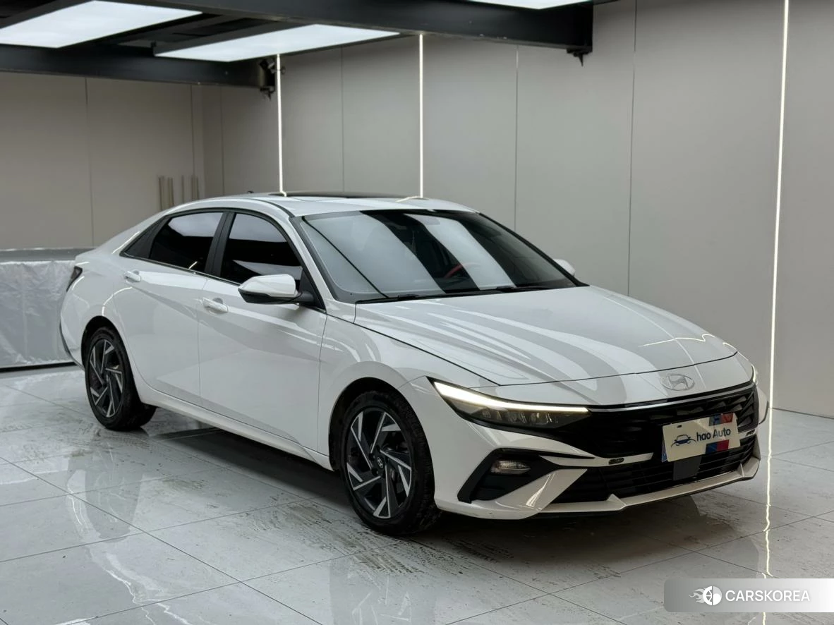 Hyundai Elantra 2023 Белый из Китая, фото 5