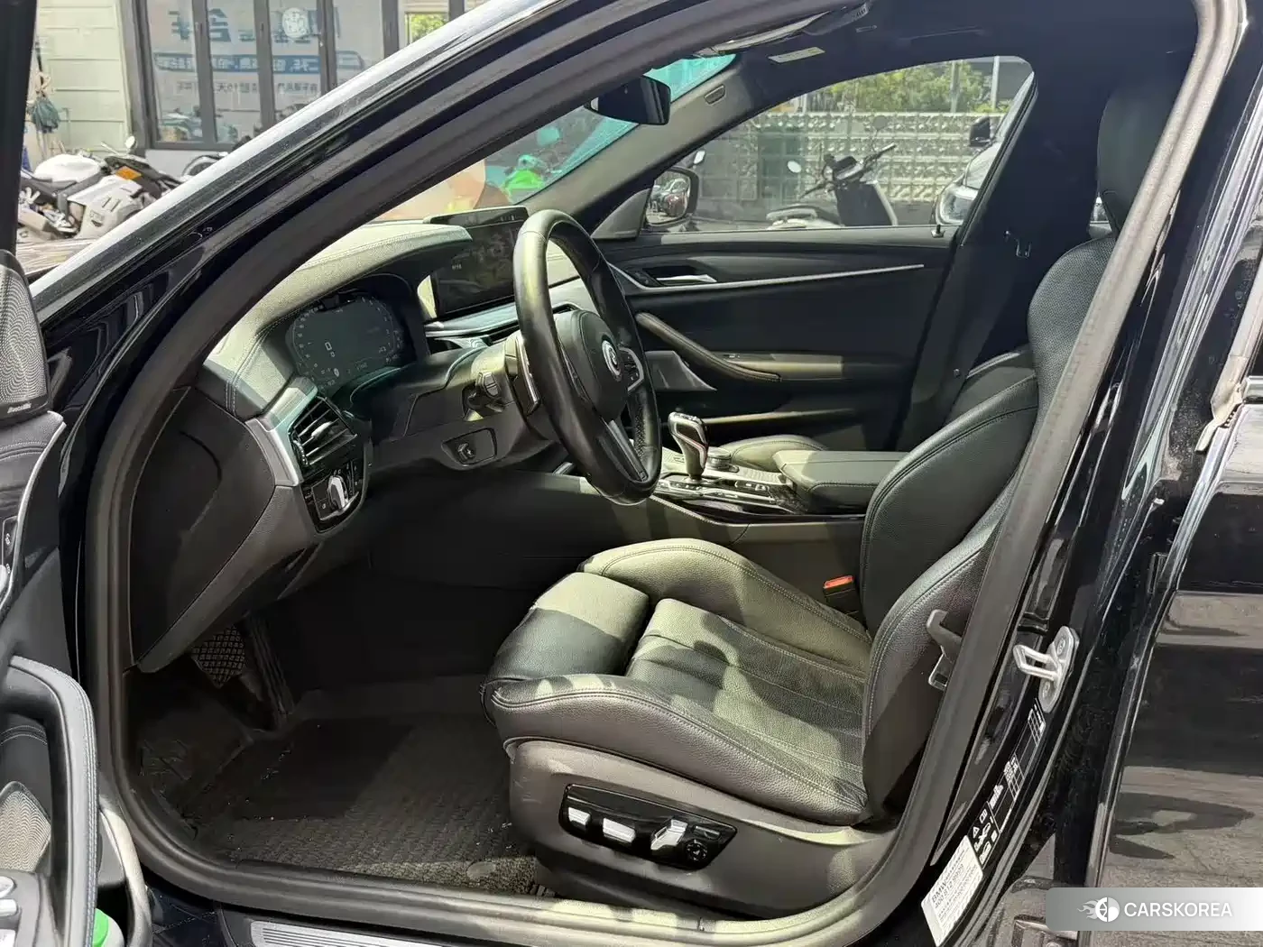 BMW 5 series 2022 Черный из Китая, фото 5