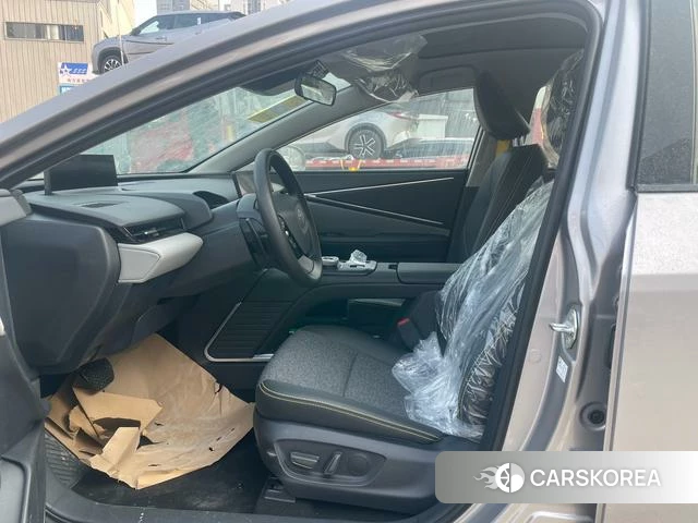 Toyota bZ5 2026 Серебристо-серый из Китая, фото 3