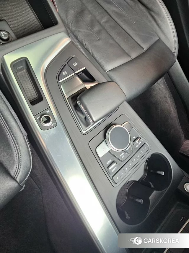 Audi A4L 2018 Белый из Китая, фото 3