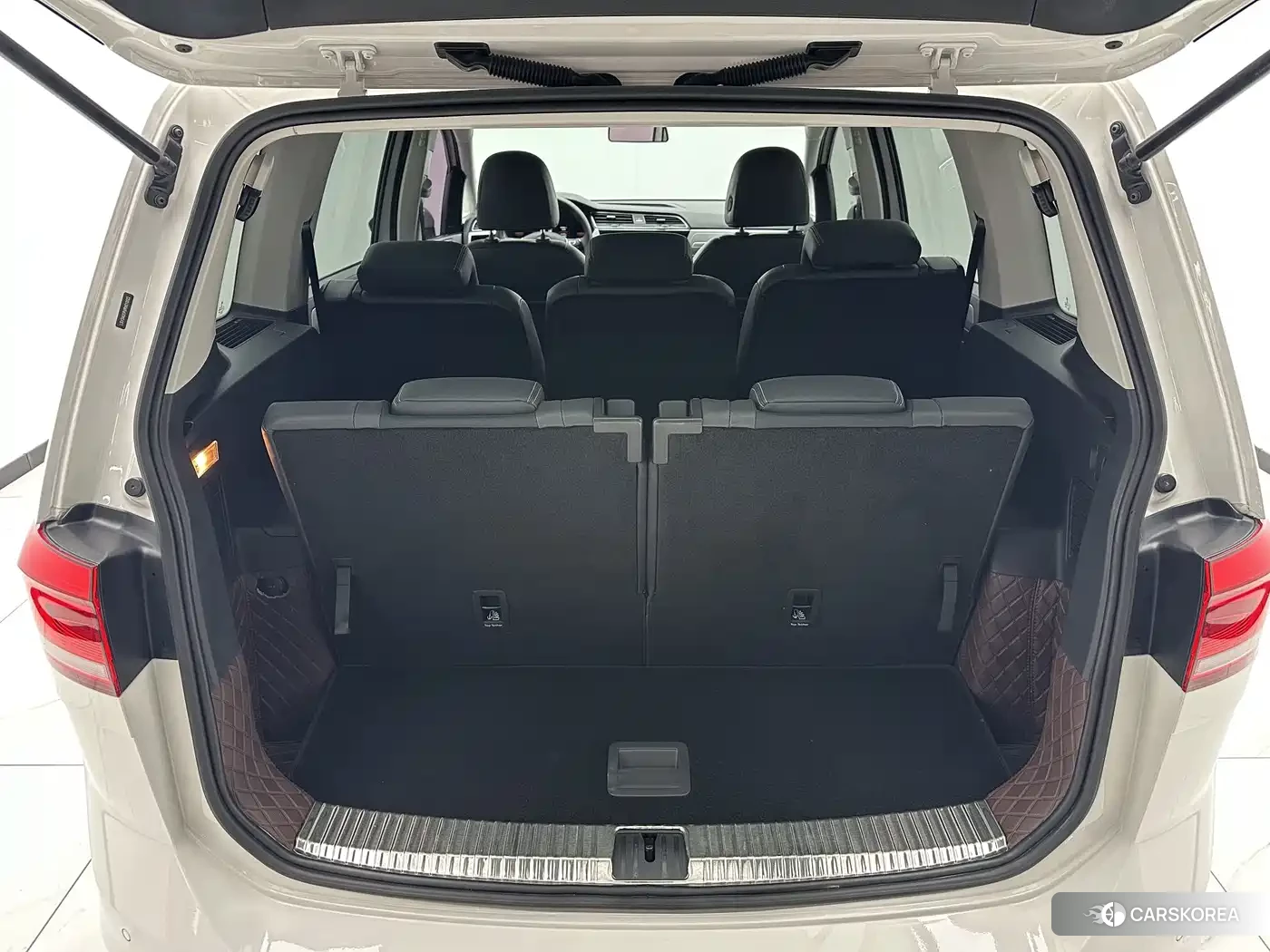 Volkswagen Touran L id 4622345 из Китая 9