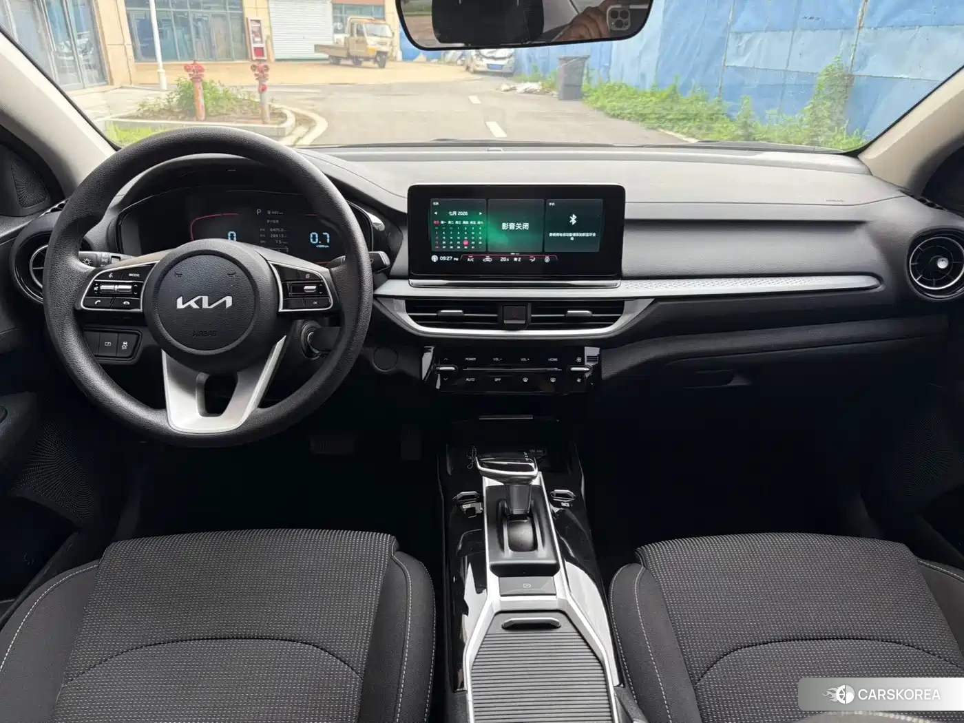 Kia K3 2023 Белый из Китая, фото 3