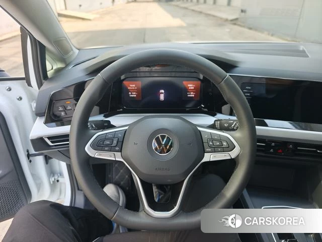 Volkswagen Golf 2024 Белый из Китая, фото 4