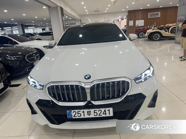 BMW 5 Series (G60) id 4916232 из Кореи 9