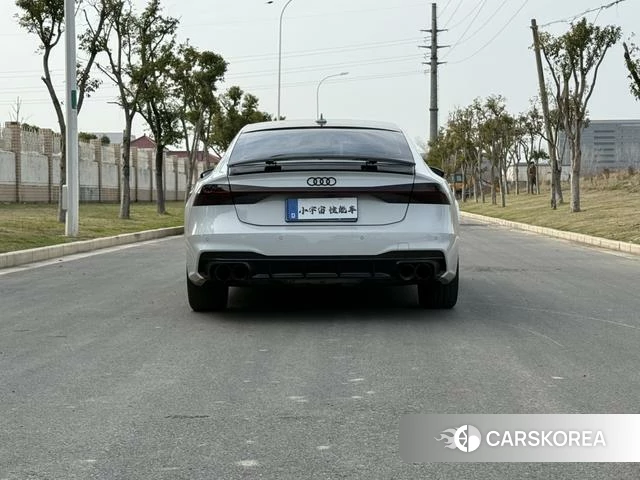 Audi A7 2021 Белый из Китая, фото 3