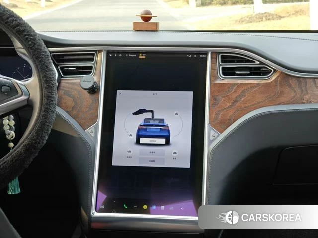 Tesla Model X id 4209493 из Китая 16