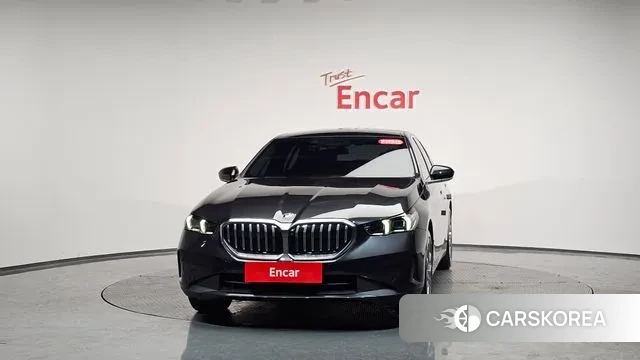 BMW 5 Series (G60) id 3517673 из Кореи 14