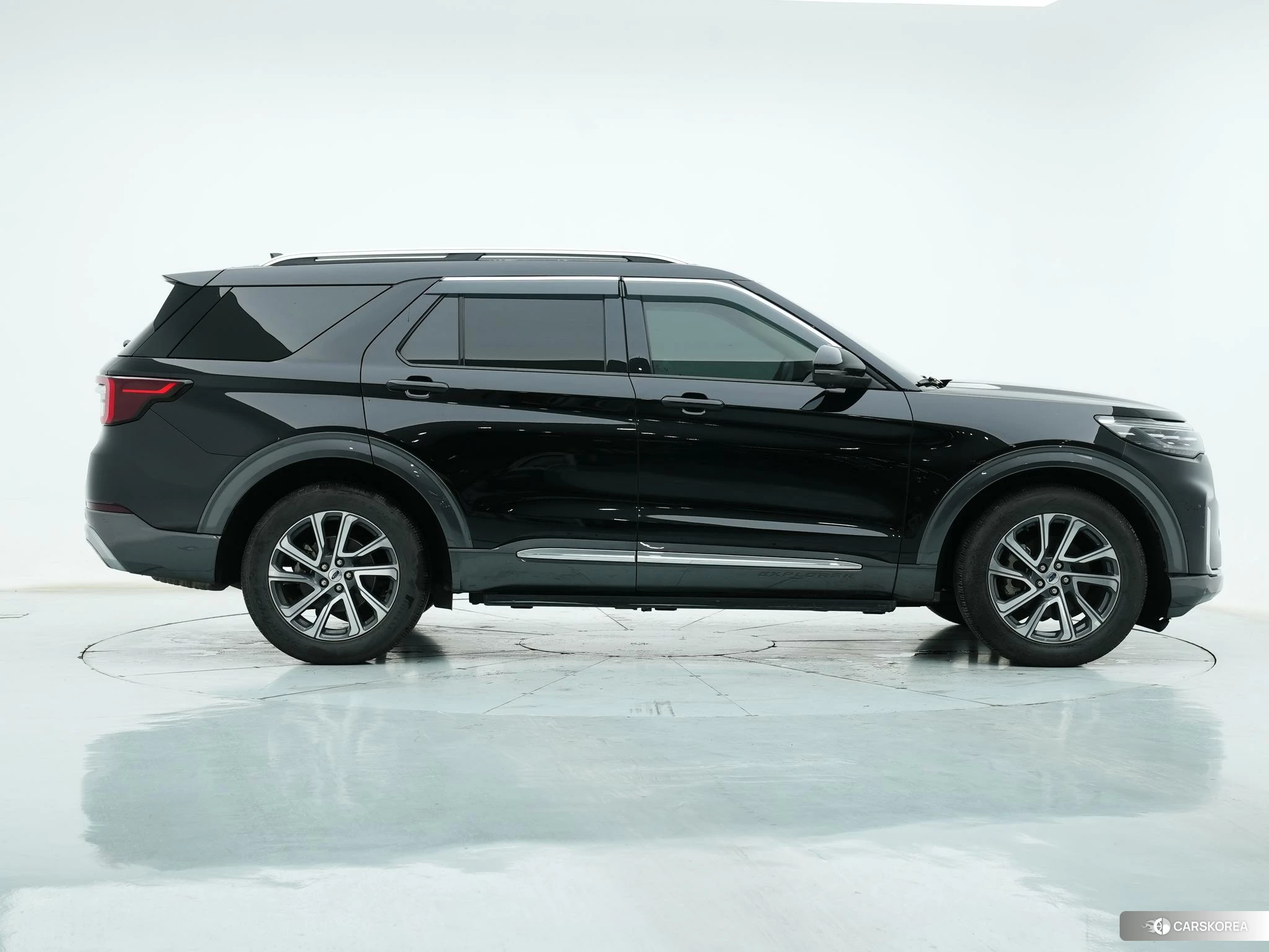 Ford Explorer 2022 Черный из Китая, фото 5