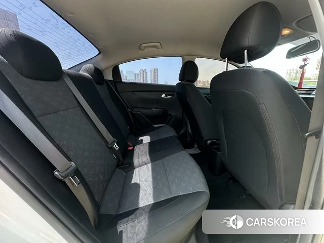 Kia K2 2021 Белый из Китая, фото 3