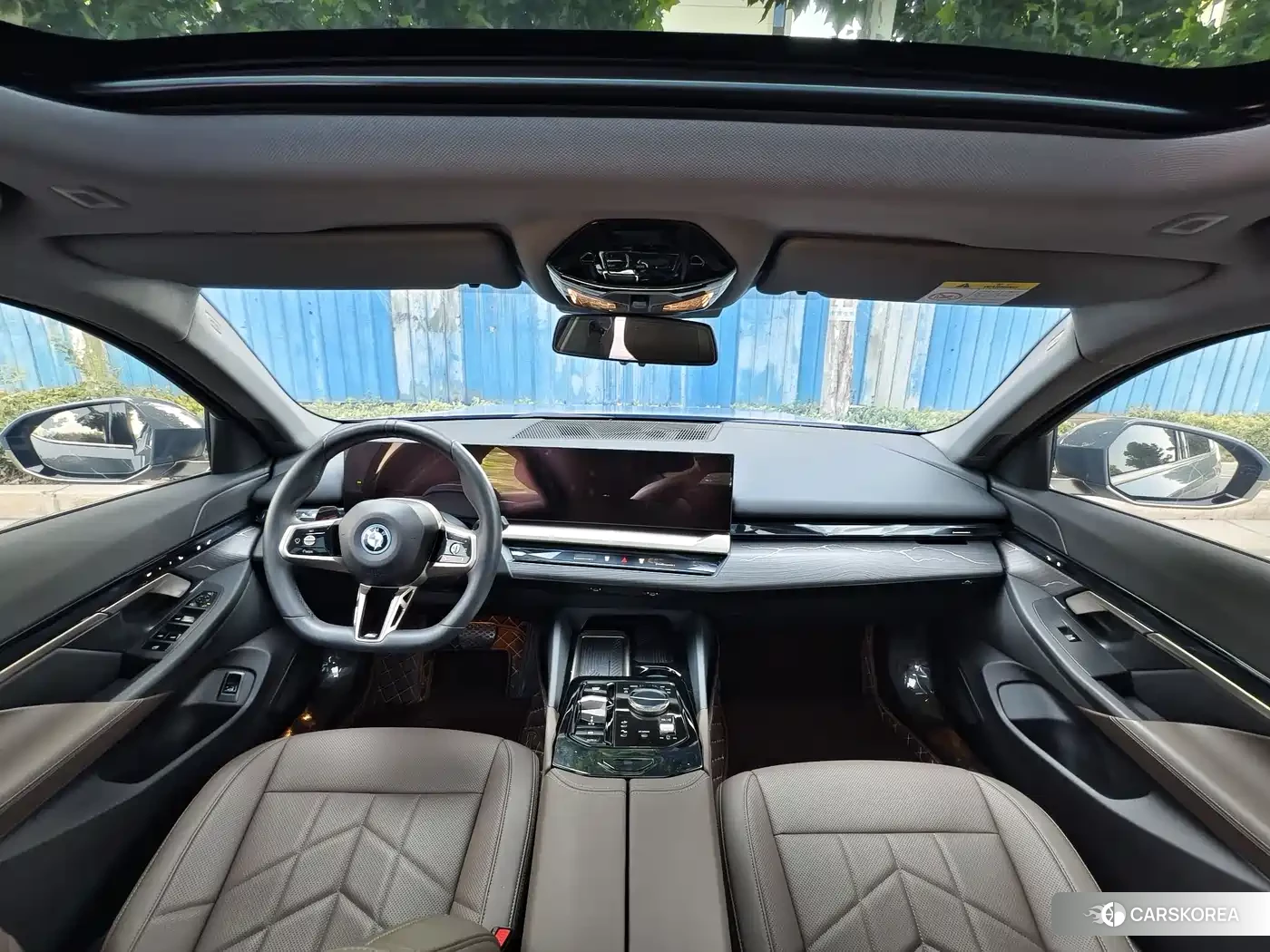 BMW i5 2024 Silver/gray из Китая, фото 3