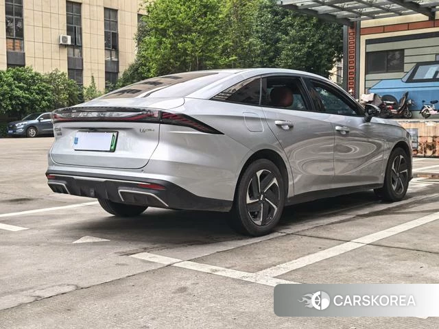 Geely Galaxy Galaxy L6 id 3945134 из Китая 14