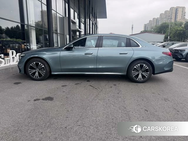 Mercedes-Benz E-class 2025 Зеленый из Китая, фото 3