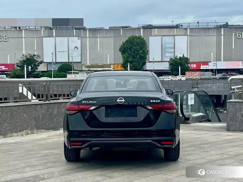 Nissan Sylphy 2023 Черный из Китая, фото 3
