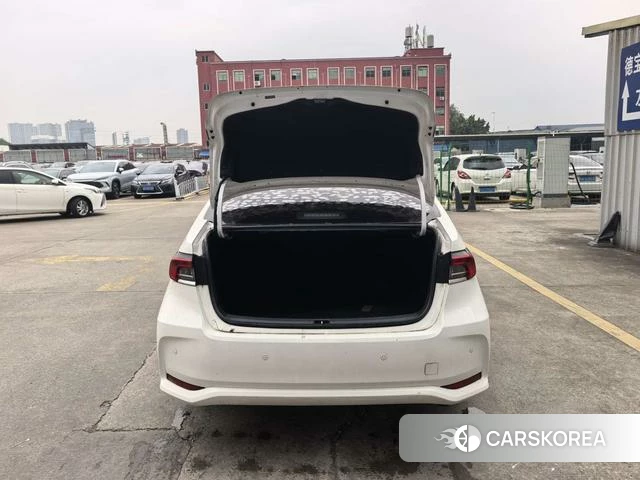 Toyota Corolla id 4290154 из Китая 13