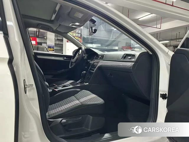 Volkswagen Lingdu 2019 Белый из Китая, фото 3