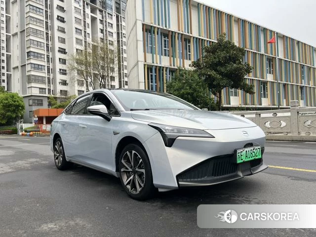 Aian AION S 2022 Серебристо-серый из Китая, фото 6