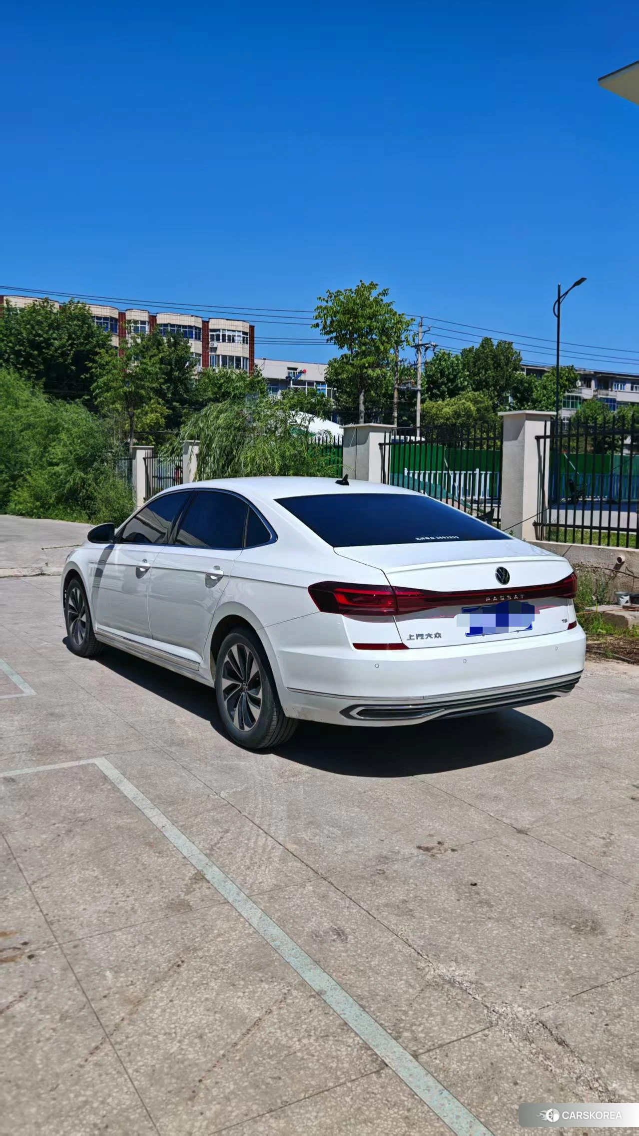 Volkswagen Passat 2022 Белый из Китая, фото 3
