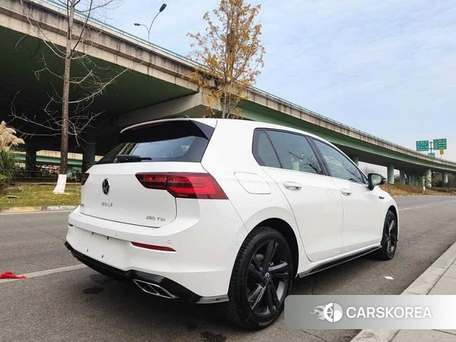 Volkswagen Golf 2025 Белый из Китая, фото 3
