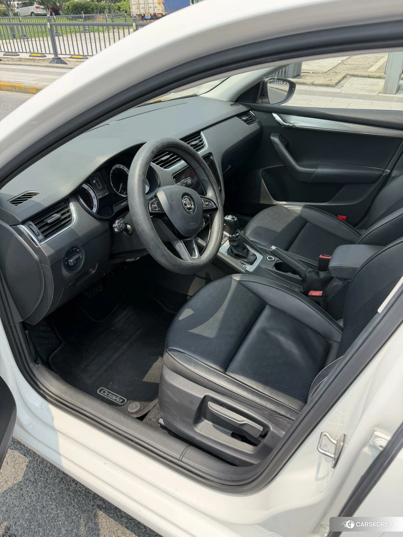 Skoda Octavia 2020 Белый из Китая, фото 3