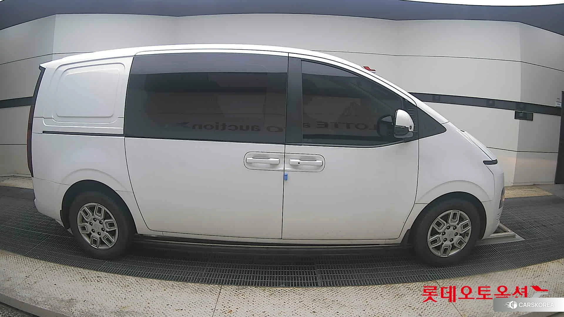Hyundai Staria id 4902511 из Кореи 23