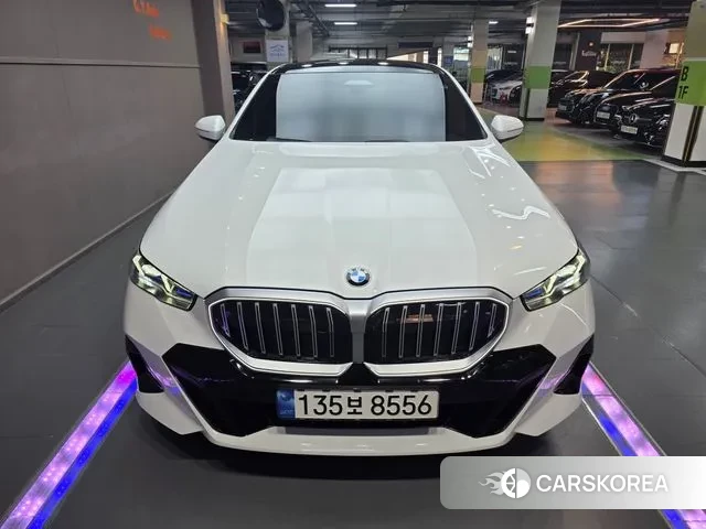 BMW 5 Series (G60) id 3359824 из Кореи 13