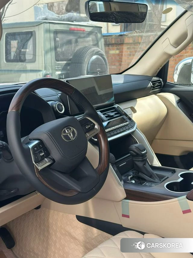 Toyota Land Cruiser (imported) 2025 Белый из Китая, фото 3