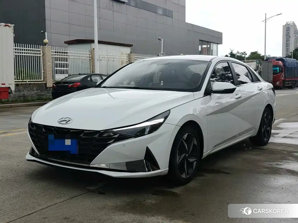 Hyundai Elantra 2023 Белый из Китая, фото 3