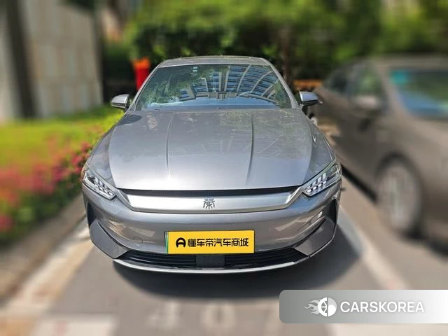 BYD Qin PLUS EV 2023 Темно-серый из Китая, фото 3